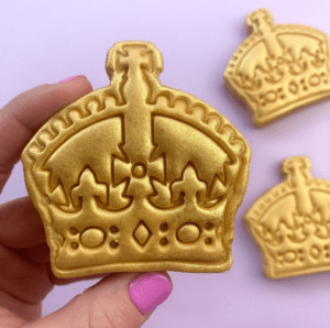 Cake crown